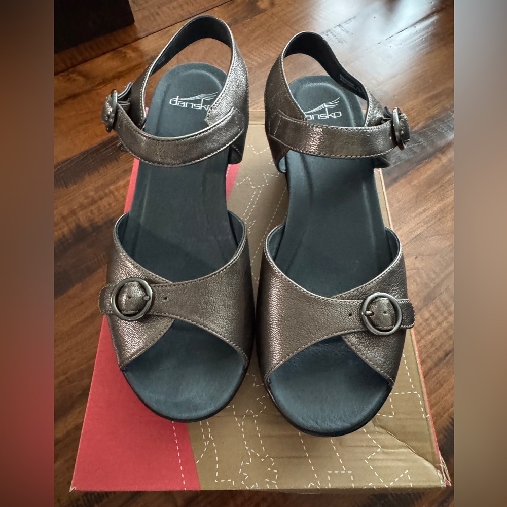 Dansko June Nappa Leather Wedge Sandals – Pewter – Size 40 (US 9.5–10)